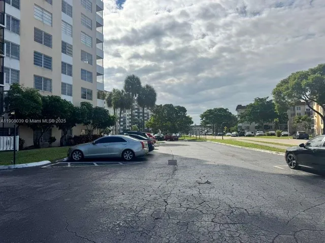 $159,000 | 4164 Inverrary Drive, Unit 601, Lauderhill, FL 33319