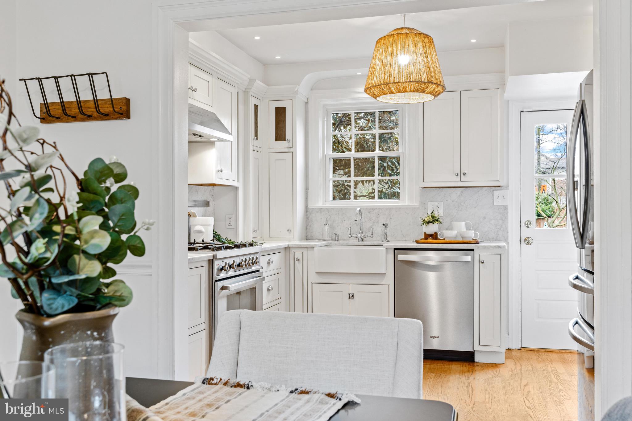 640 Coleraine Road Baltimore, MD 21229 - Photo 18 of 57