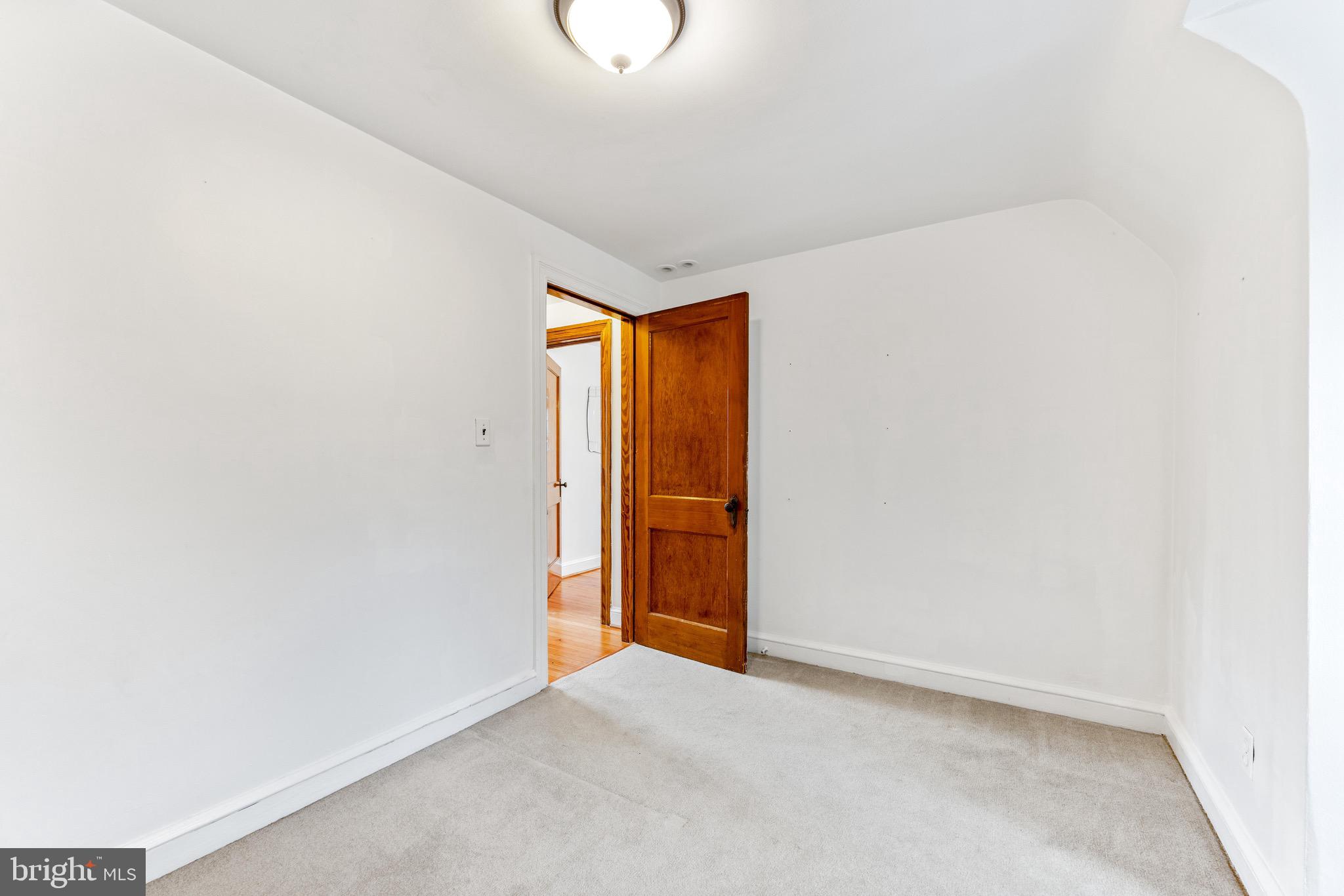 640 Coleraine Road Baltimore, MD 21229 - Photo 32 of 57