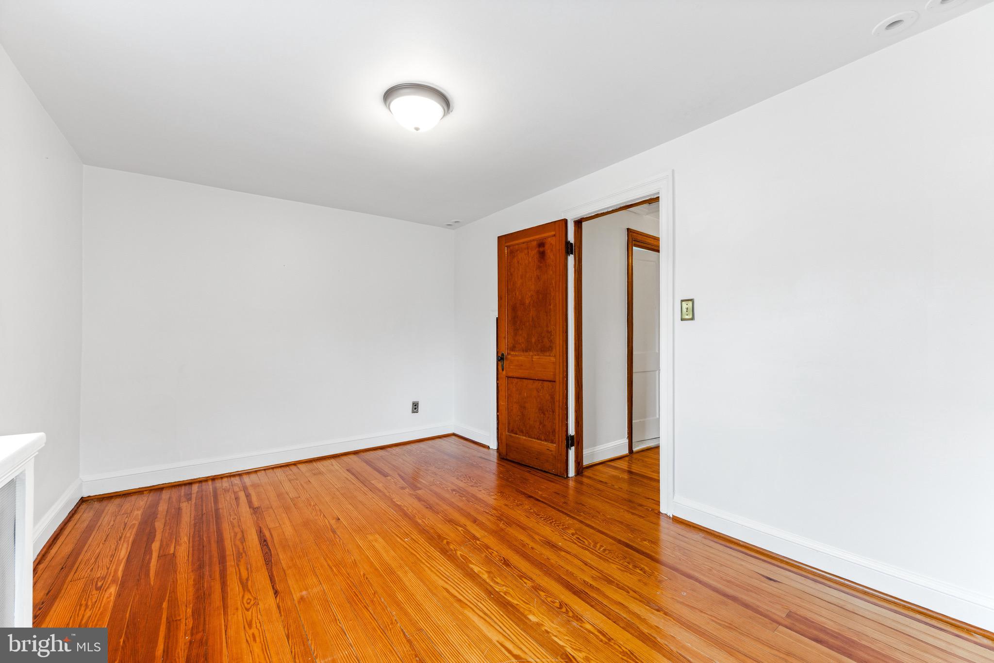 640 Coleraine Road Baltimore, MD 21229 - Photo 33 of 57