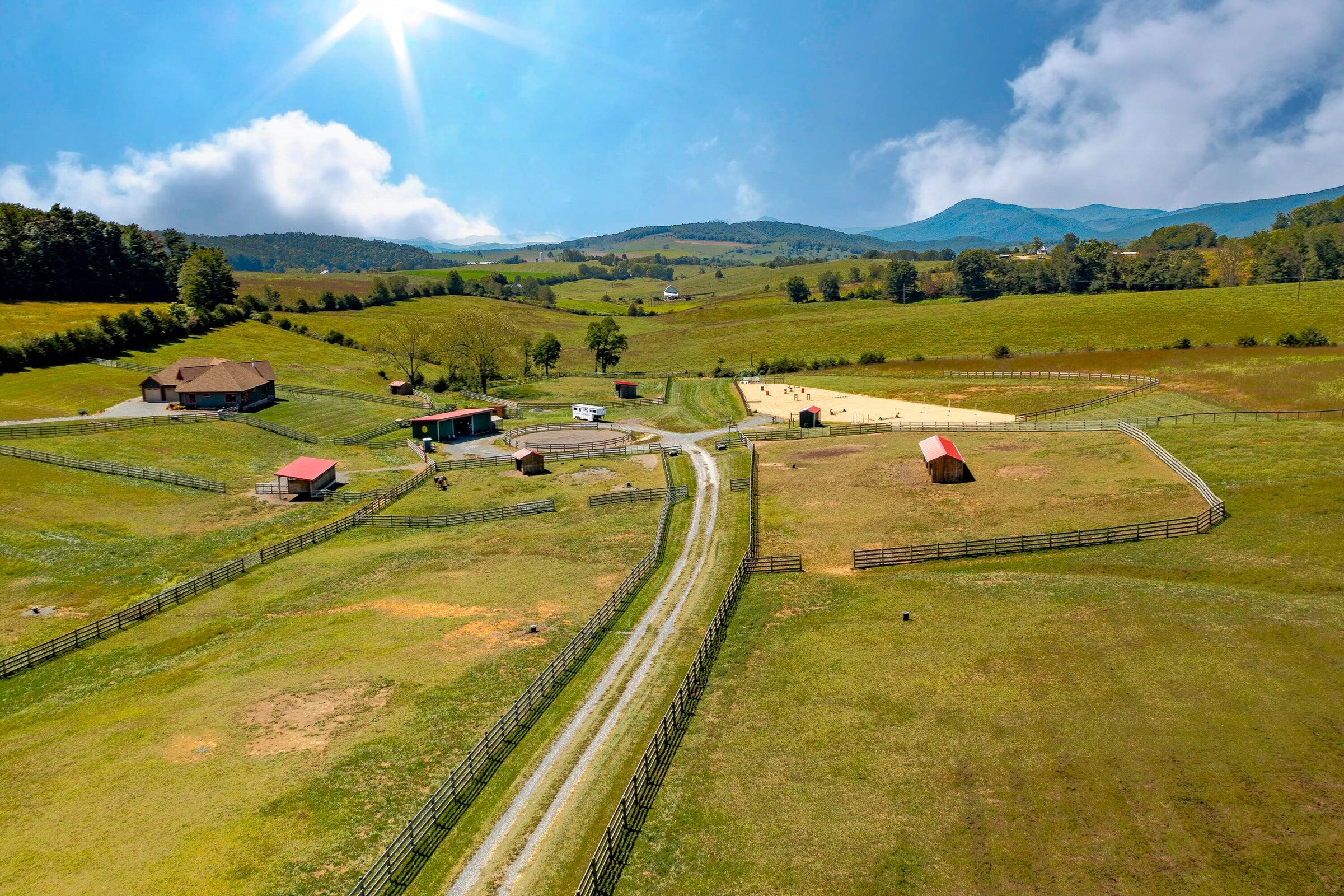 747 New Providence Road Raphine, VA 24472 - Photo 3 of 46 a view of an ocean view