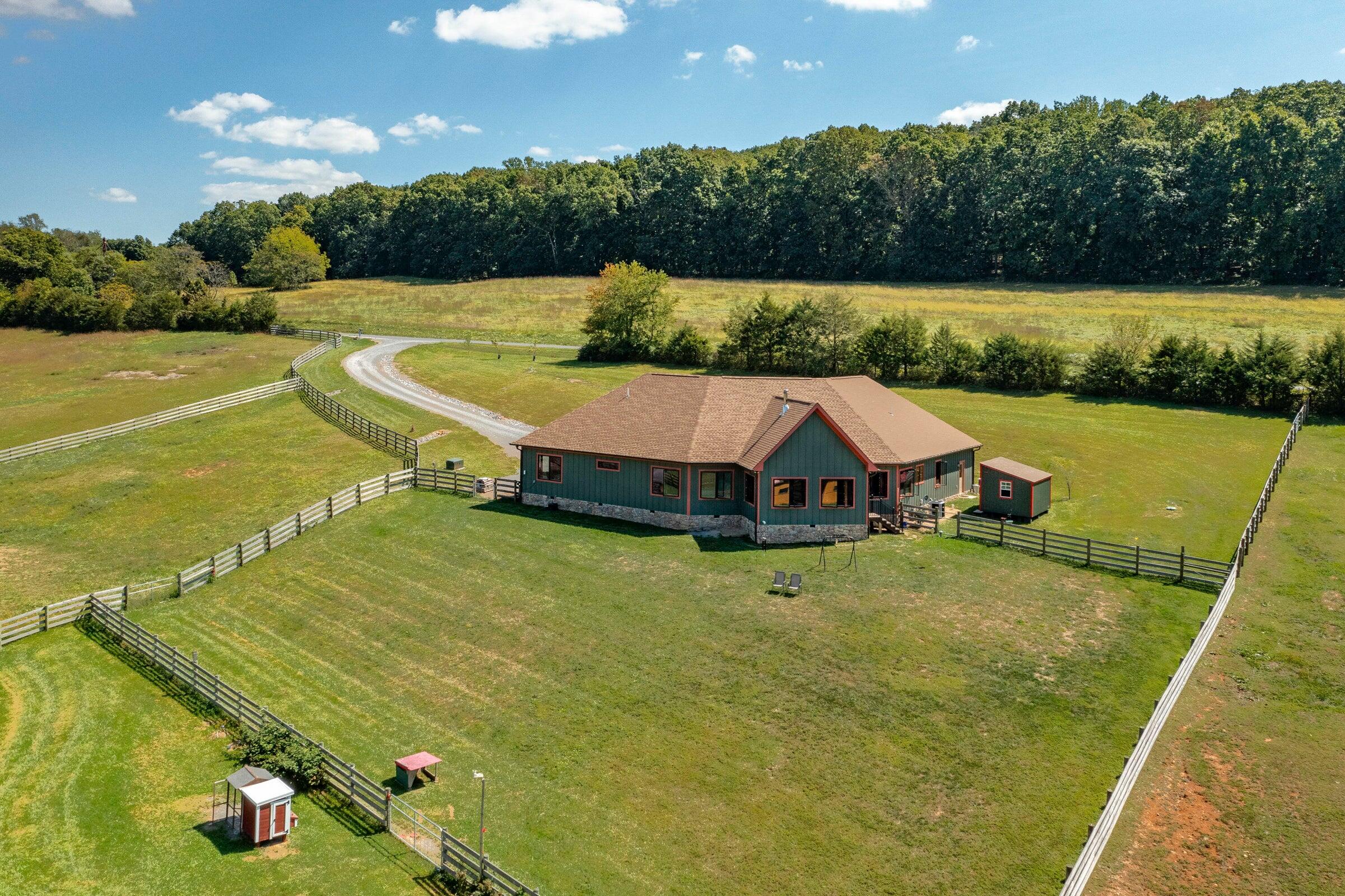 747 New Providence Road Raphine, VA 24472 - Photo 4 of 46 a view of a tennis court