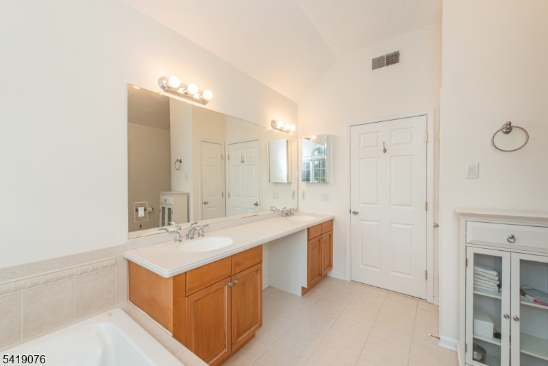 1240 South Beverwyck Road Parsippany, NJ 07054 - Photo 17 of 26