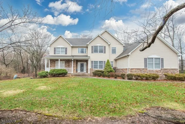 $1,000,000 | 1240 South Beverwyck Road, Parsippany, NJ 07054