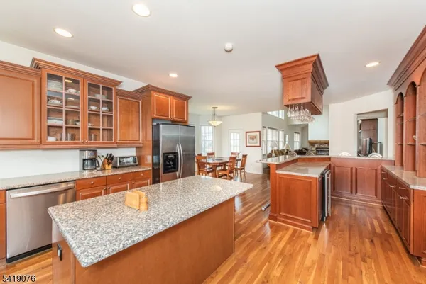 $1,000,000 | 1240 South Beverwyck Road, Parsippany, NJ 07054