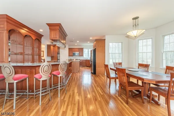 $1,000,000 | 1240 South Beverwyck Road, Parsippany, NJ 07054