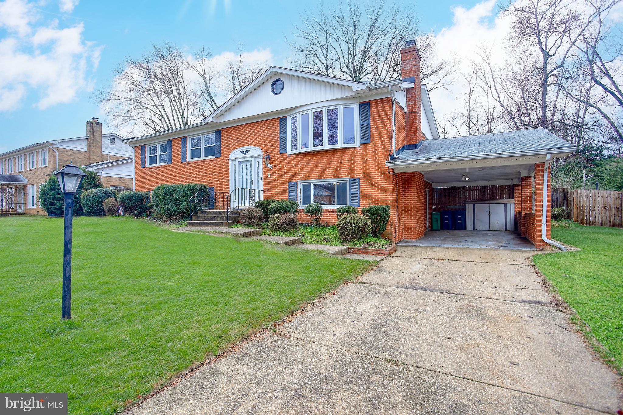 535 Round Table Drive Fort Washington, MD 20744 - Photo 2 of 35 Driveway