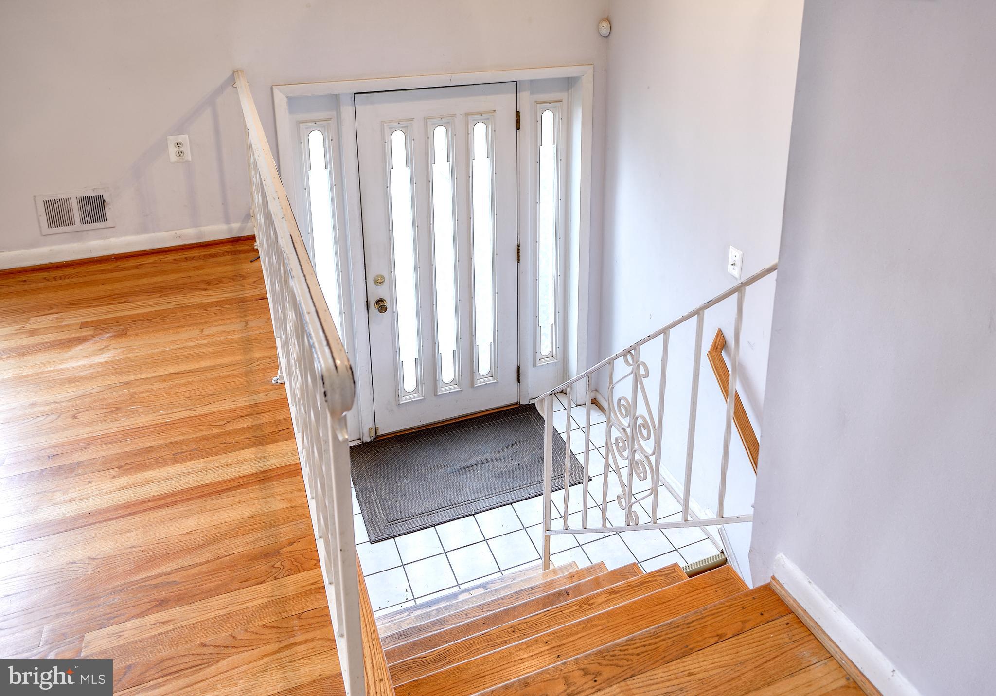 535 Round Table Drive Fort Washington, MD 20744 - Photo 3 of 35 Entry