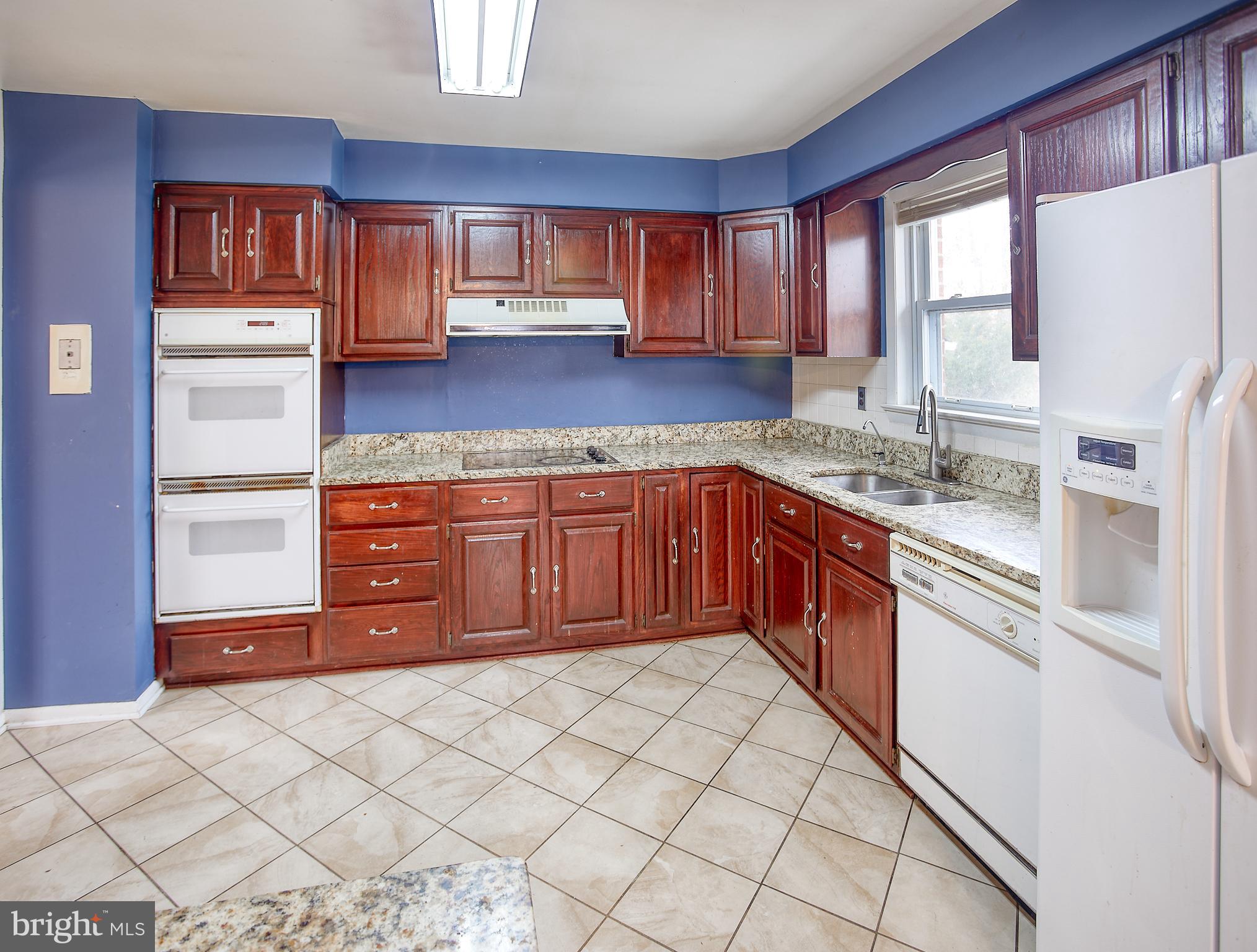 535 Round Table Drive Fort Washington, MD 20744 - Photo 8 of 35 Kitchen