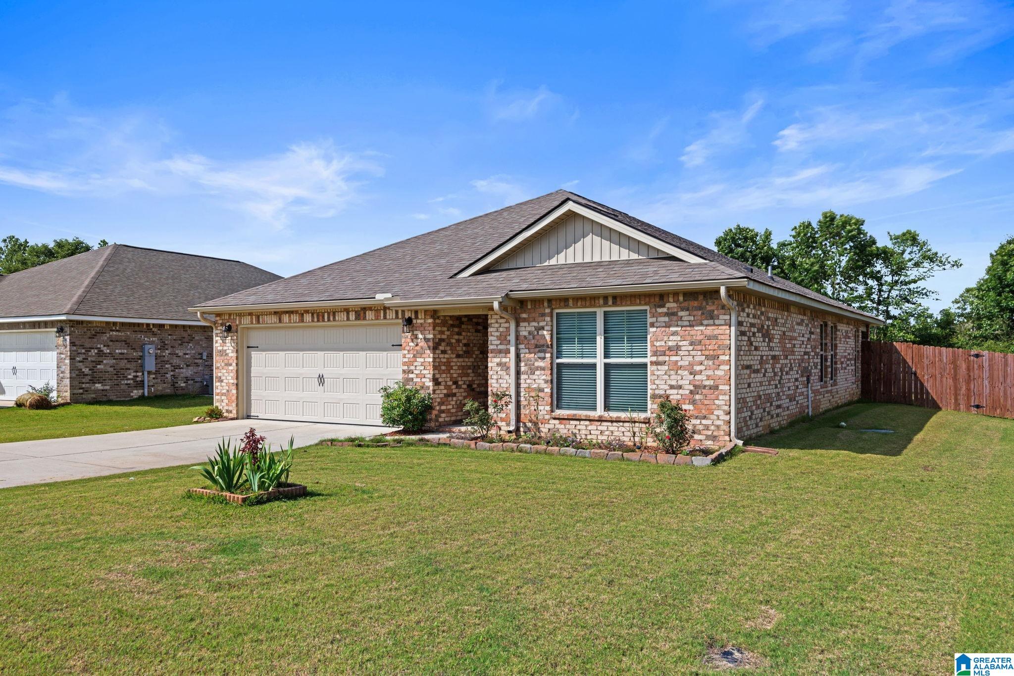 1127 Colonial Drive Southwest Cullman, AL 35055 - Photo 2 of 30