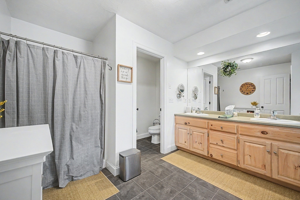 13 Hearthstone Road Hopkinton, MA 01748 - Photo 16 of 36