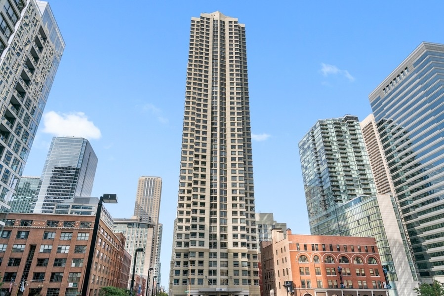 440 North Wabash Avenue, Unit 4706 Chicago, IL 60611 - Photo 1 of 29 a front view of a building