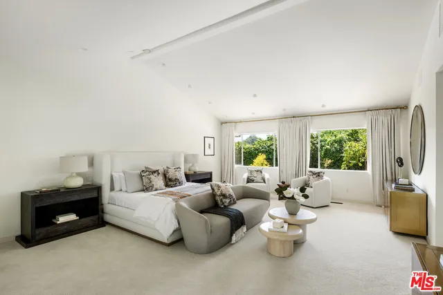 $9,995,000 | 811 North Hillcrest Road, Beverly Hills, CA 90210