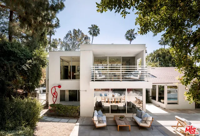 $9,995,000 | 811 North Hillcrest Road, Beverly Hills, CA 90210