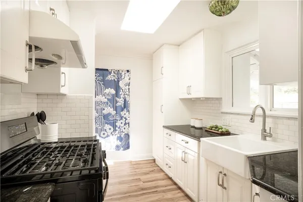 $1,299,950 | 2834 East Orange Grove Boulevard, Pasadena, CA 91107