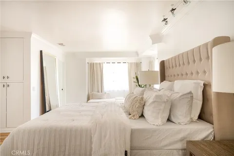 $1,399,950 | 2834 East Orange Grove Boulevard, Pasadena, CA 91107