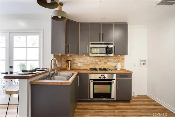 $1,299,950 | 2834 East Orange Grove Boulevard, Pasadena, CA 91107