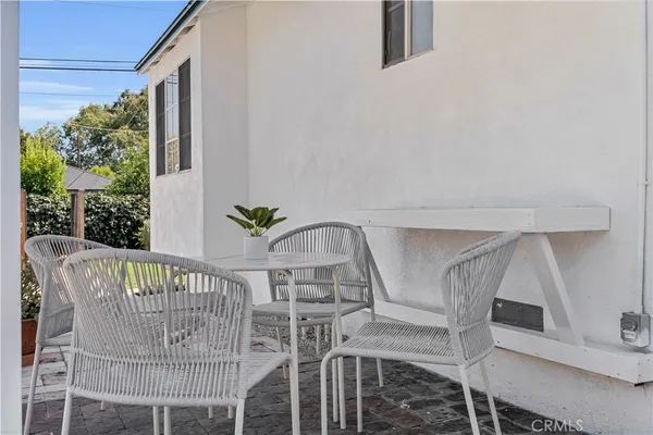 $1,299,950 | 2834 East Orange Grove Boulevard, Pasadena, CA 91107