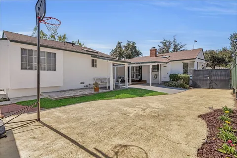 $1,399,950 | 2834 East Orange Grove Boulevard, Pasadena, CA 91107