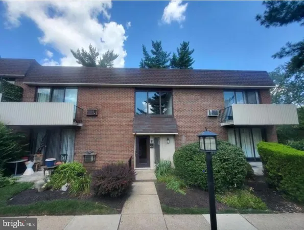 $1,200 | 100 East Glenolden Avenue, Unit R12, Glenolden, PA 19036