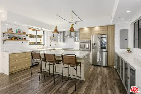 $1,649,999 | 10550 Wilshire Boulevard, Unit 505, Los Angeles, CA 90024