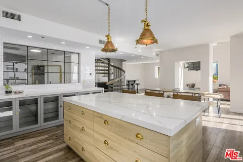 $1,649,999 | 10550 Wilshire Boulevard, Unit 505, Los Angeles, CA 90024