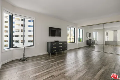 $1,649,999 | 10550 Wilshire Boulevard, Unit 505, Los Angeles, CA 90024