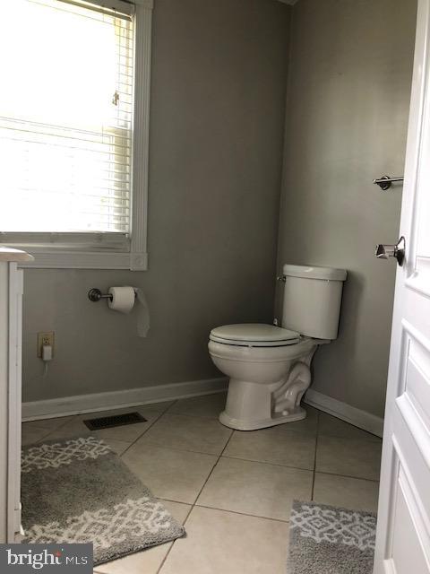 16610 Gaines Road Broad Run, VA 20137 - Photo 17 of 27 Upstairs Bath