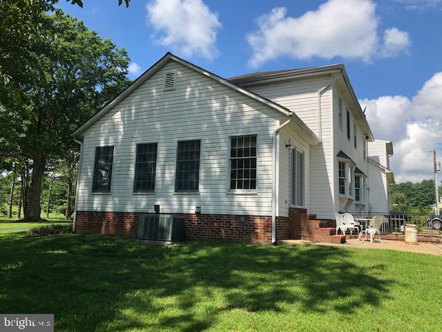 16610 Gaines Road Broad Run, VA 20137 - Photo 6 of 27 Side of Home