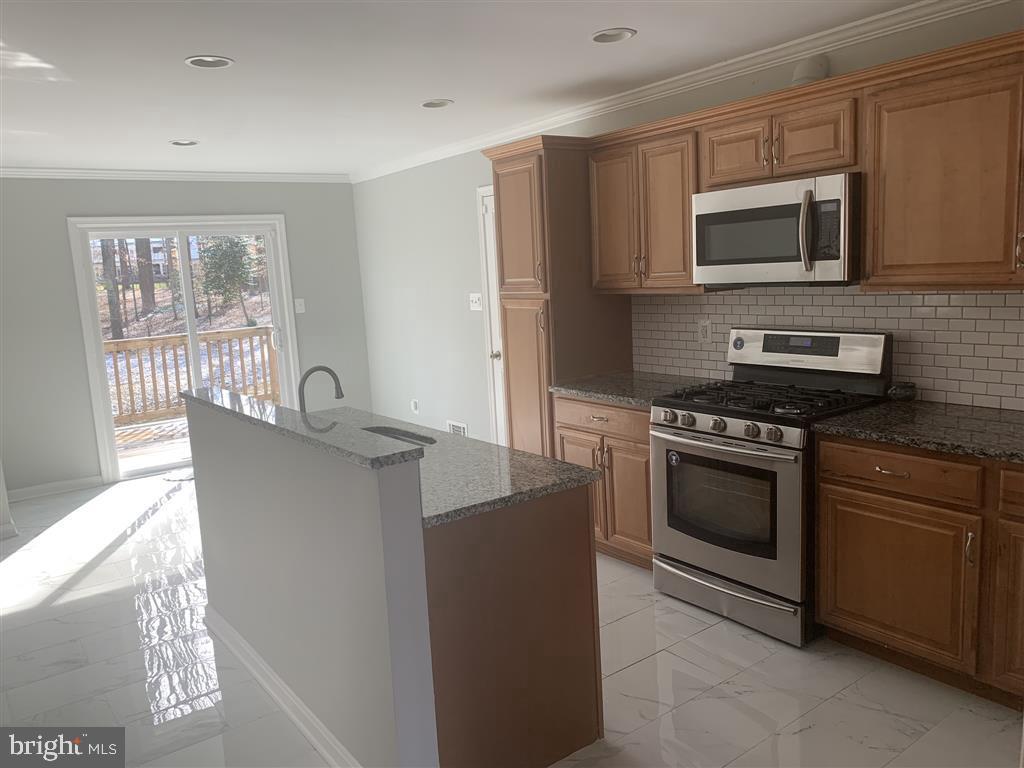 805 Balls Hill Road McLean, VA 22101 - Photo 7 of 40