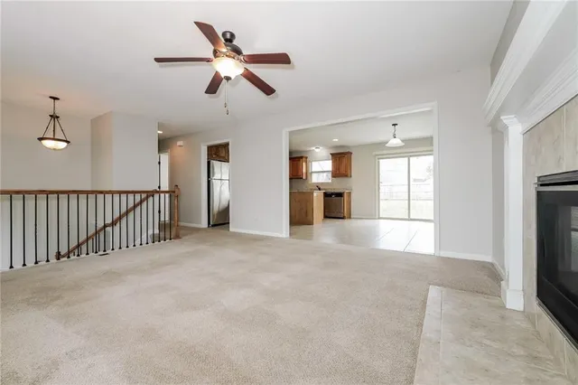 $2,300 | 427 Sunflower Drive, Raymore, MO 64083