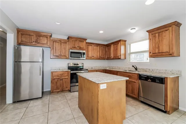 $2,300 | 427 Sunflower Drive, Raymore, MO 64083