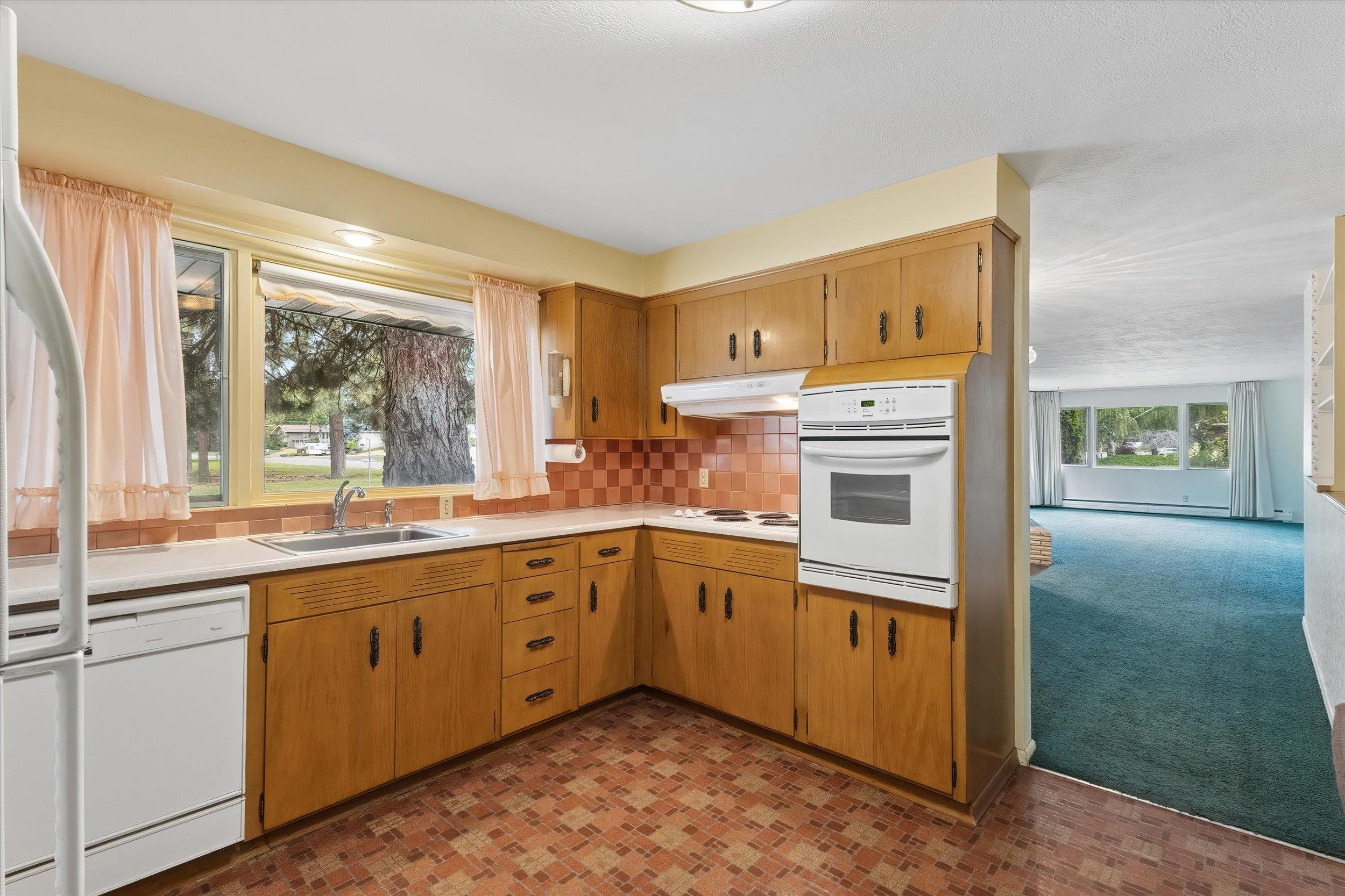 7018 North Fleming Street Spokane, WA 99208 - Photo 13 of 50