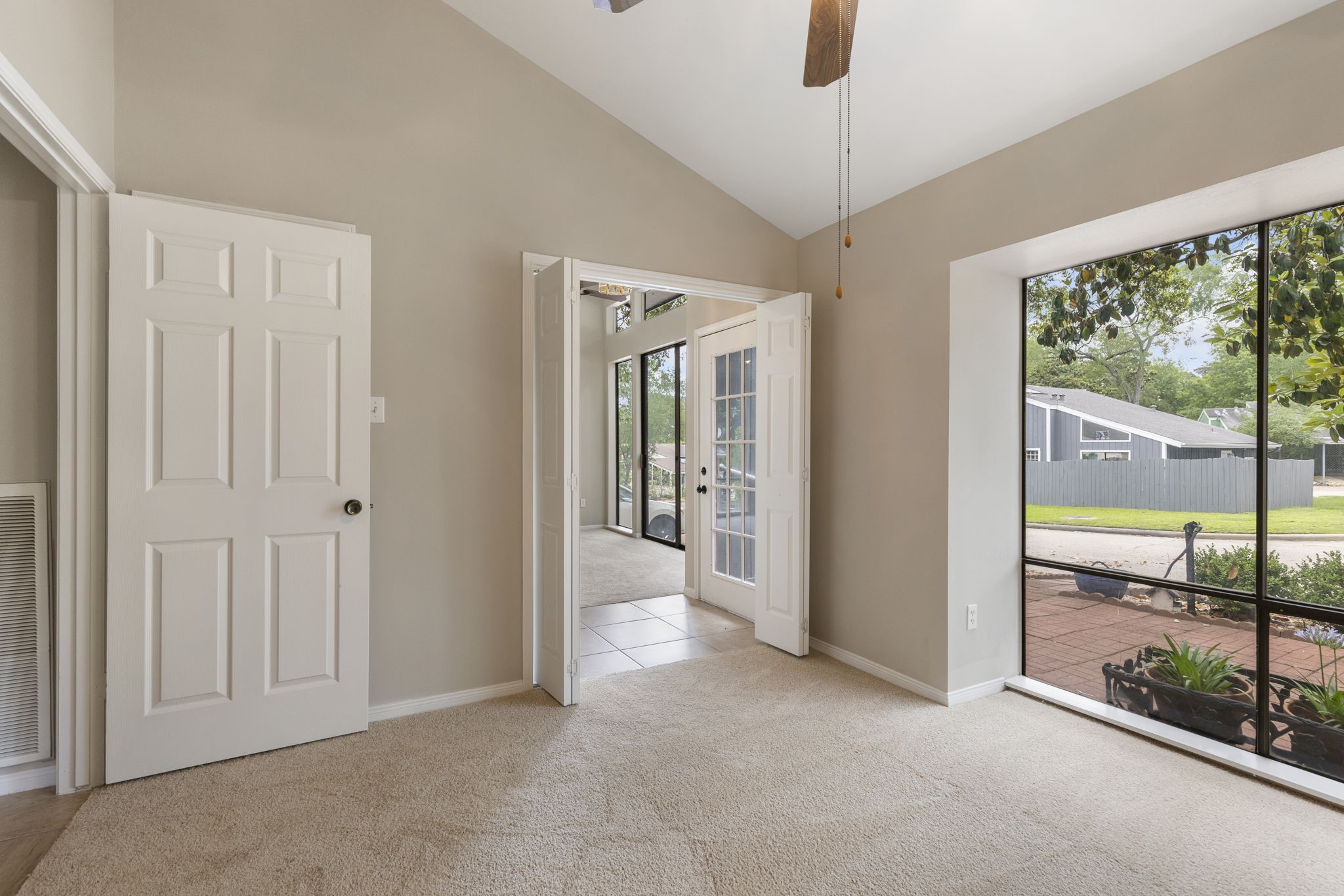 49 April Village Conroe, TX 77356 - Photo 28 of 46 en view interior of the room