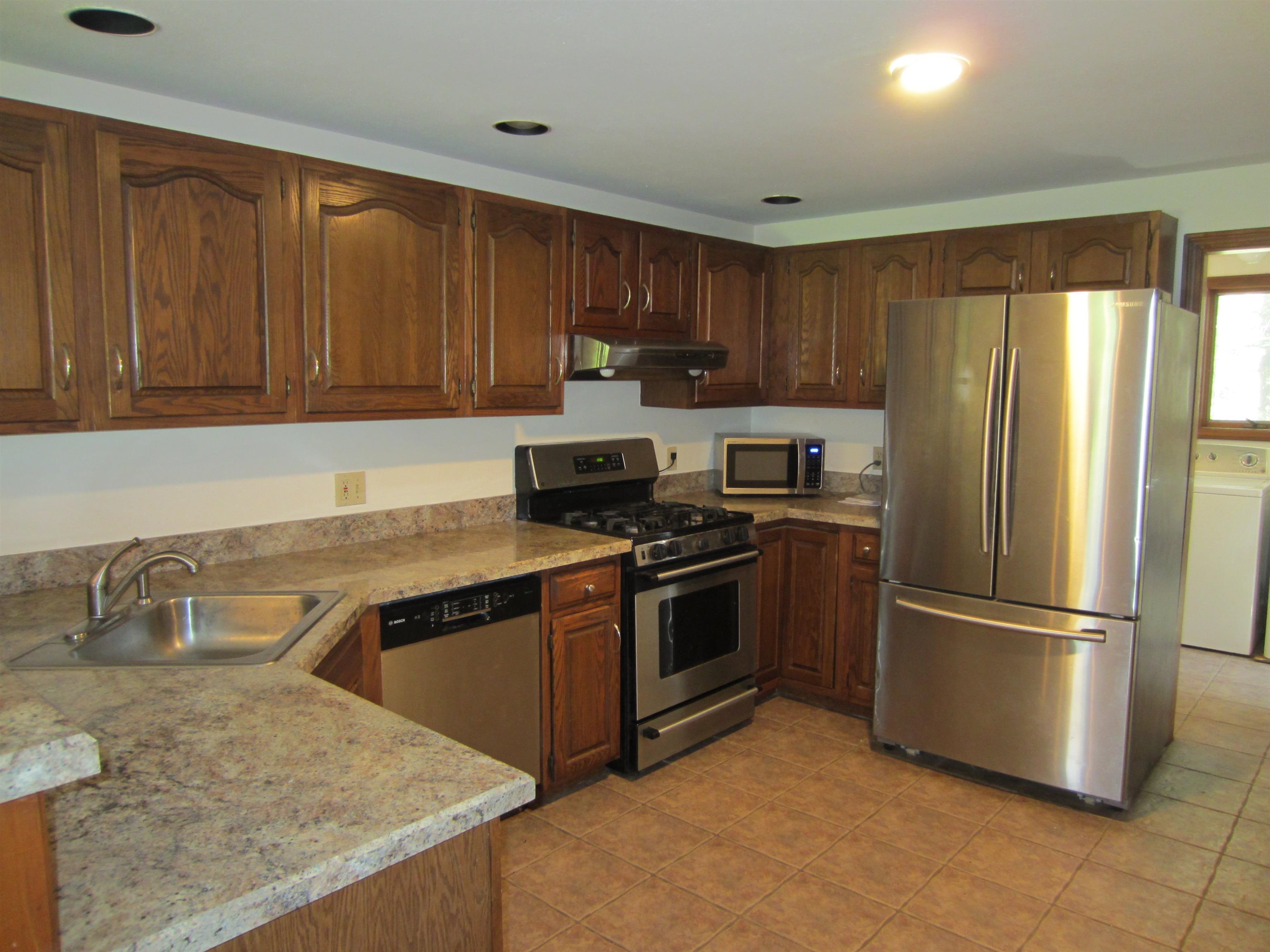 68 Rodier Road South Berwick, ME 03908 - Photo 5 of 39 Gallery Image 5