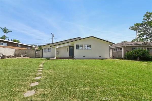 $3,900 | 11763 Beverly Boulevard, Whittier, CA 90601