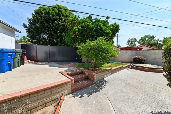 $3,900 | 11763 Beverly Boulevard, Whittier, CA 90601