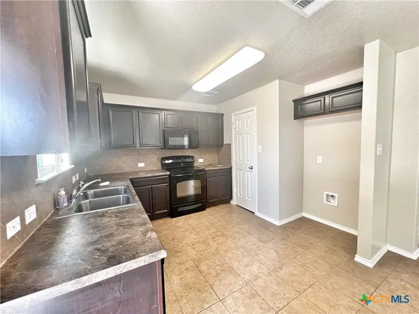 $1,850 | 655 Tom Kemp Drive, New Braunfels, TX 78130