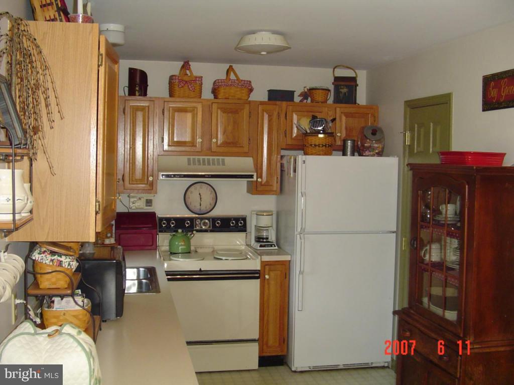 33 Winding Way Lititz, PA 17543 - Photo 3 of 12