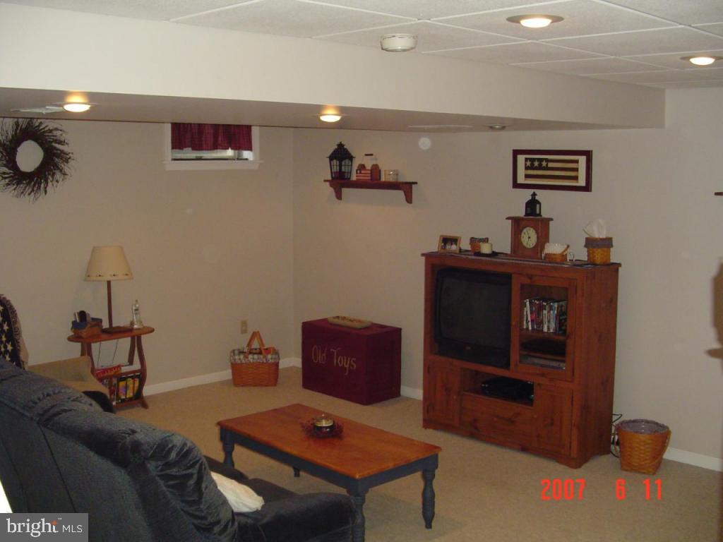 33 Winding Way Lititz, PA 17543 - Photo 5 of 12