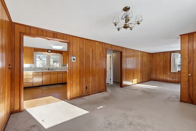 $339,900 | 202 Florence Street, Leominster, MA 01453