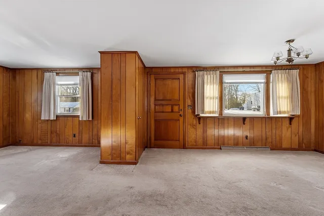 $339,900 | 202 Florence Street, Leominster, MA 01453