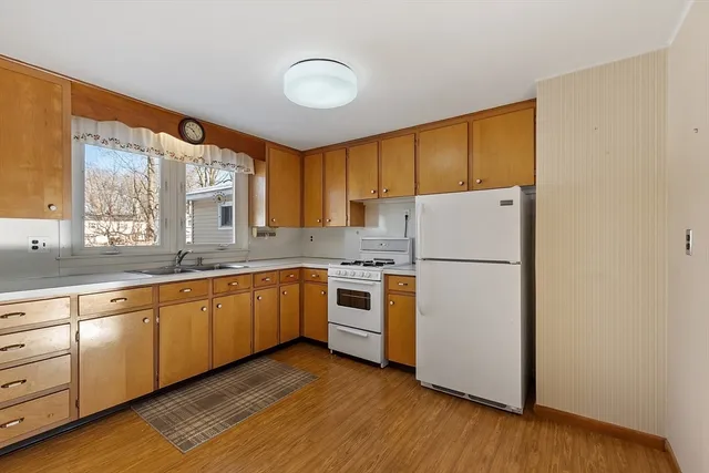 $339,900 | 202 Florence Street, Leominster, MA 01453