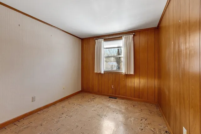 $339,900 | 202 Florence Street, Leominster, MA 01453