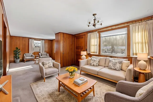 $339,900 | 202 Florence Street, Leominster, MA 01453