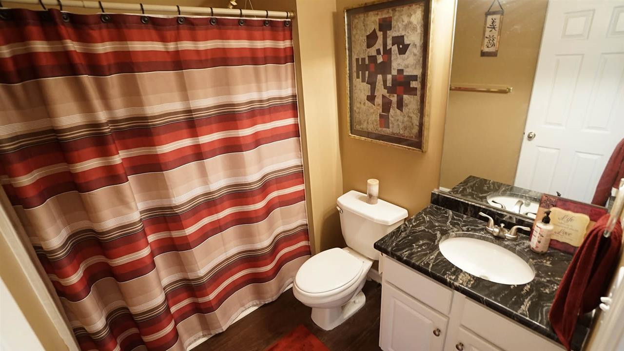 10501 Dapping Drive Raleigh, NC 27614 - Photo 17 of 20 Bathroom