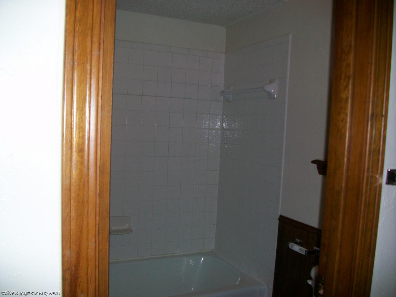 5010 Hillside Road Amarillo, TX 79109 - Photo 16 of 18 master bath 2