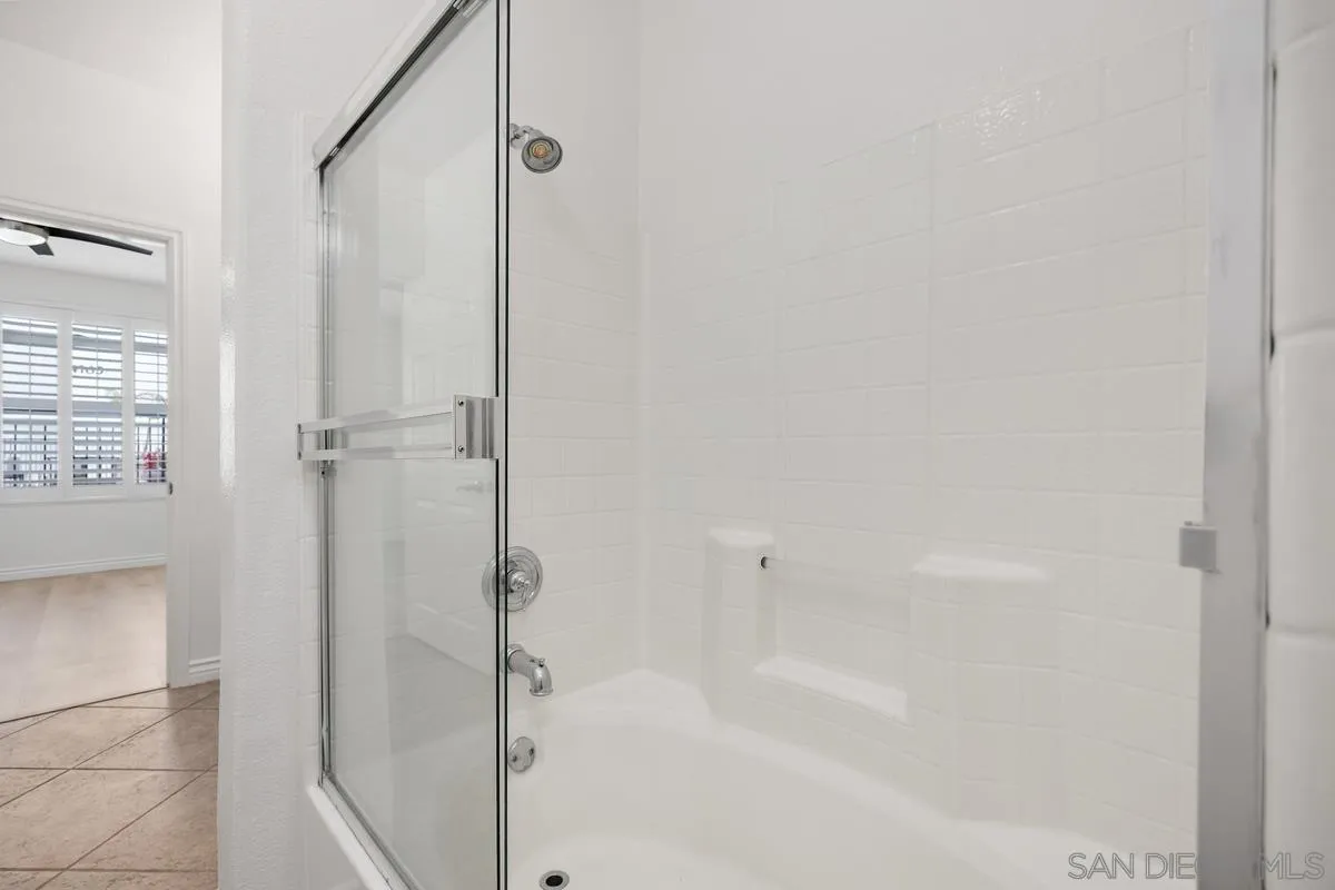 9263 Regents Road, Unit B108 La Jolla, CA 92037 - Photo 18 of 48