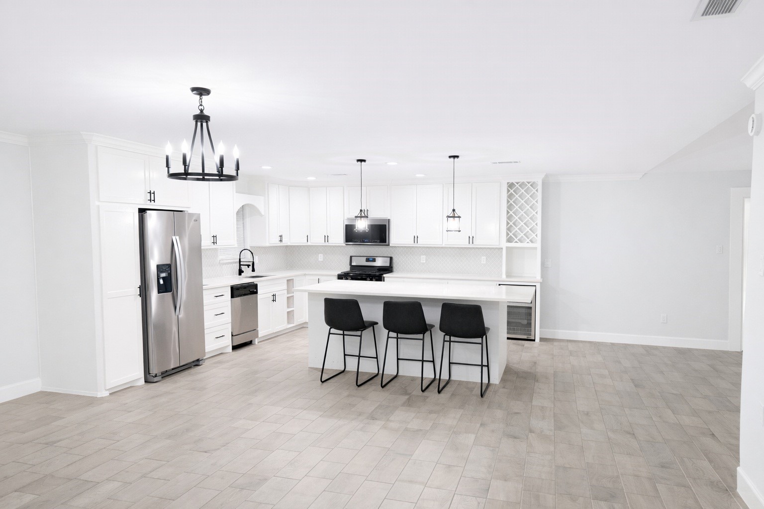 313 Sycamore Street Alvin, TX 77511 - Photo 2 of 12 Upon entering, you get greeted by the kitchen