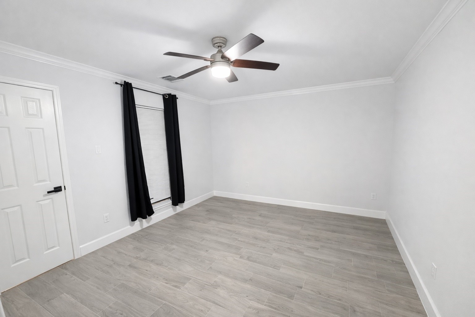 313 Sycamore Street Alvin, TX 77511 - Photo 10 of 12 Bedroom